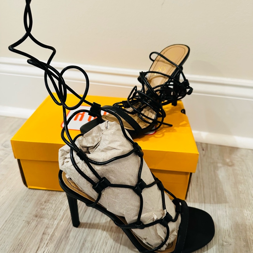 Rouge! Black Lace-Up Gladiator Heels